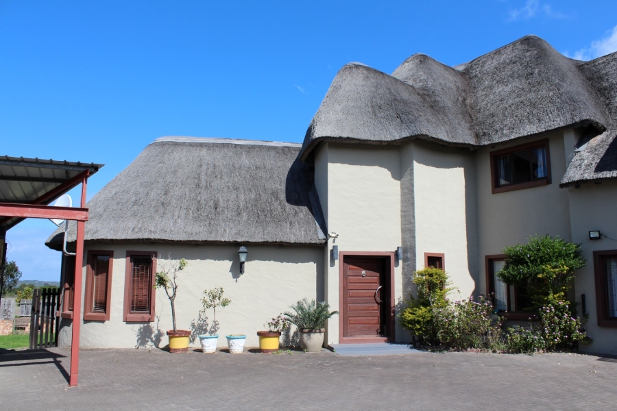 5 Bedroom Property for Sale in Bathurst Eastern Cape